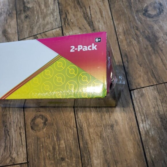 White Pokemon TCG Fall 2021 Collector Chest and Level Poke Ball & Collectors Tin - Picture 3 of 7